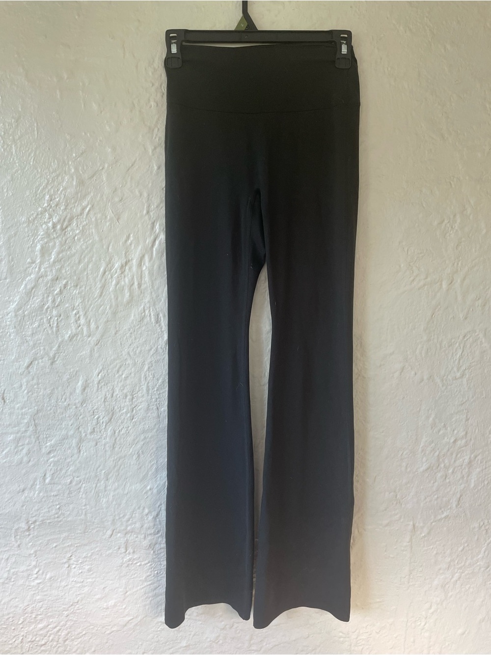 Uniqlo AIRism black high-waisted slightly flare leggings fold over waist XS
